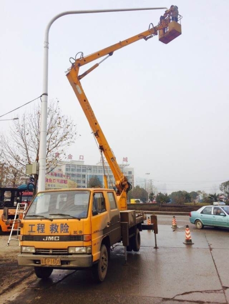 路灯维修车租赁